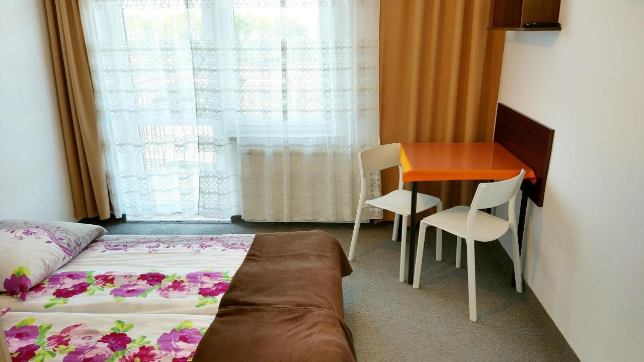 Klif Pokoje Goscinne W Centrum Blisko Morza Ustronie Morskie Exterior foto